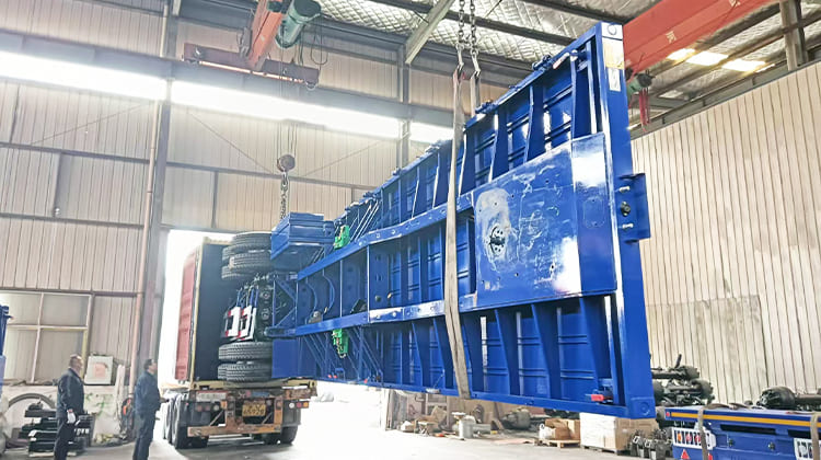 3 Axle Flatbed Trailer will be Sent to Uganda