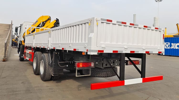 Mobile Folding Crane Truck Mounted for Sale in Uganda