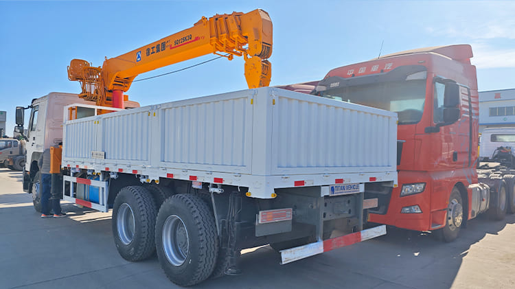 Heavy Duty Truck Mounted Crane Price for Sale in Uganda