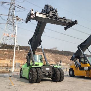 Electric Reach Stacker